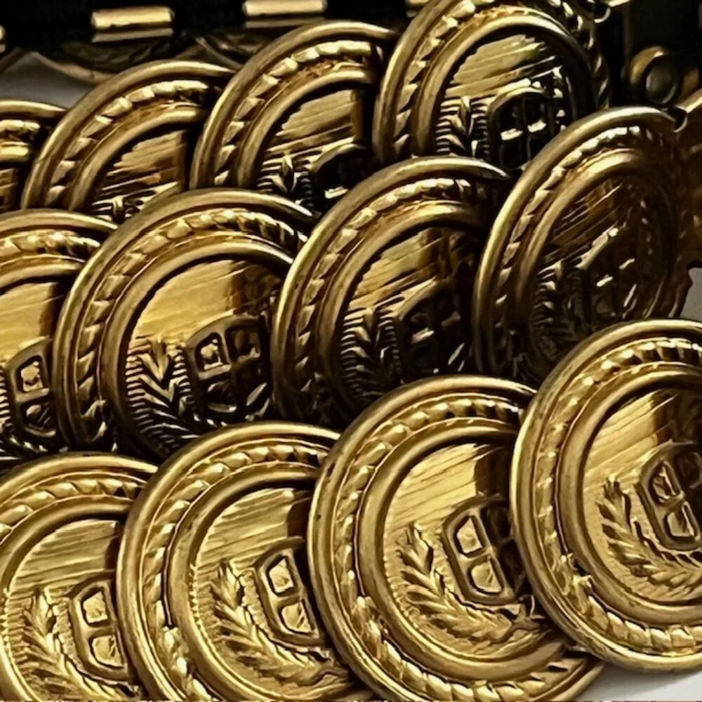 N/A metal medallion